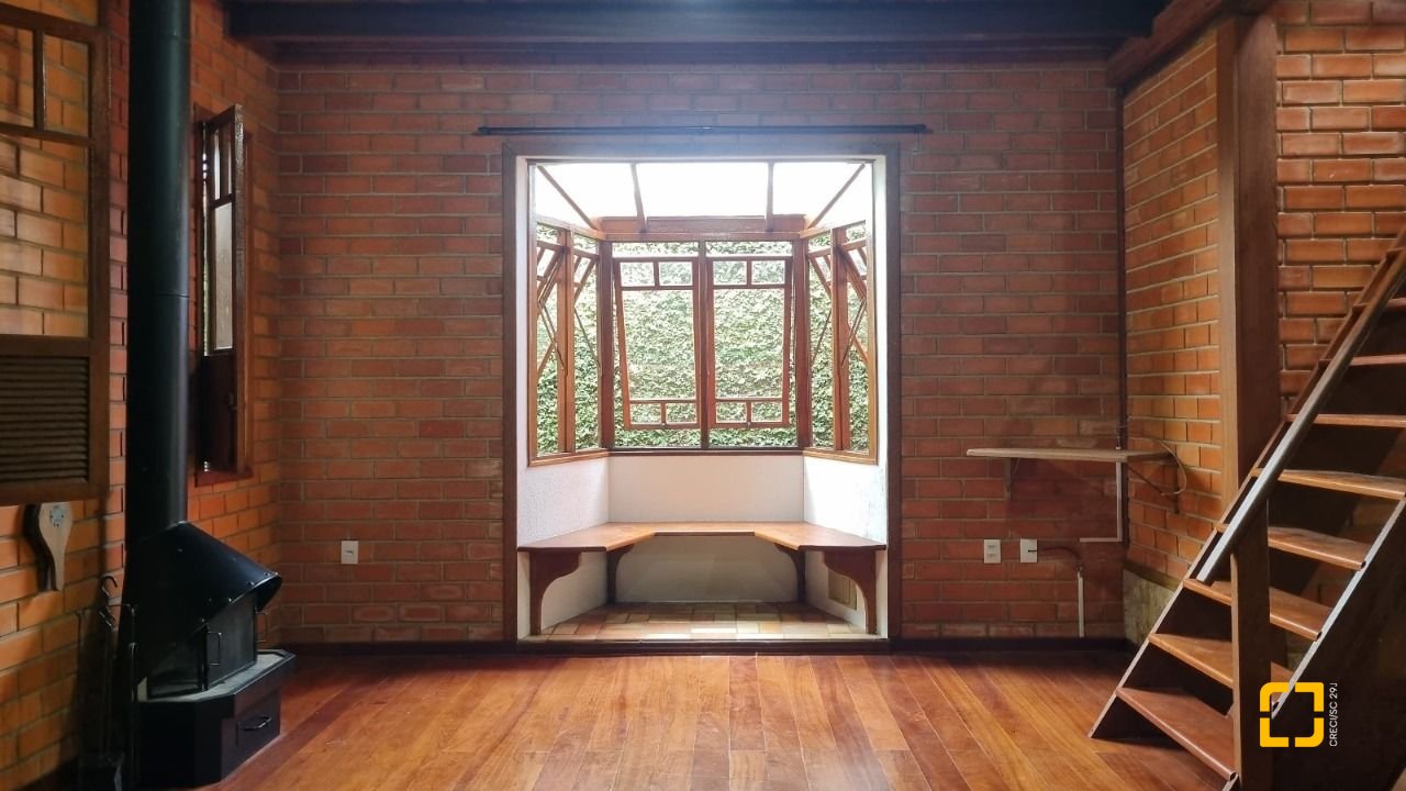 Casa com 154m², 3 quartos, 2 garagens, no bairro Rio Tavares em Florianópolis