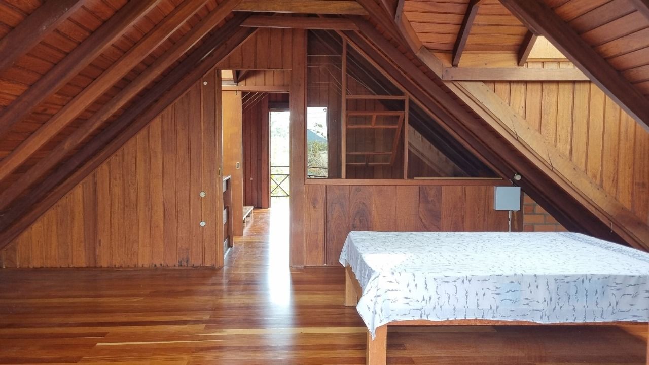 Casa com 154m², 3 quartos, 2 garagens, no bairro Rio Tavares em Florianópolis