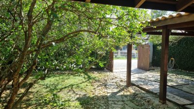 Casa com 154m², 3 quartos, 2 garagens, no bairro Rio Tavares em Florianópolis
