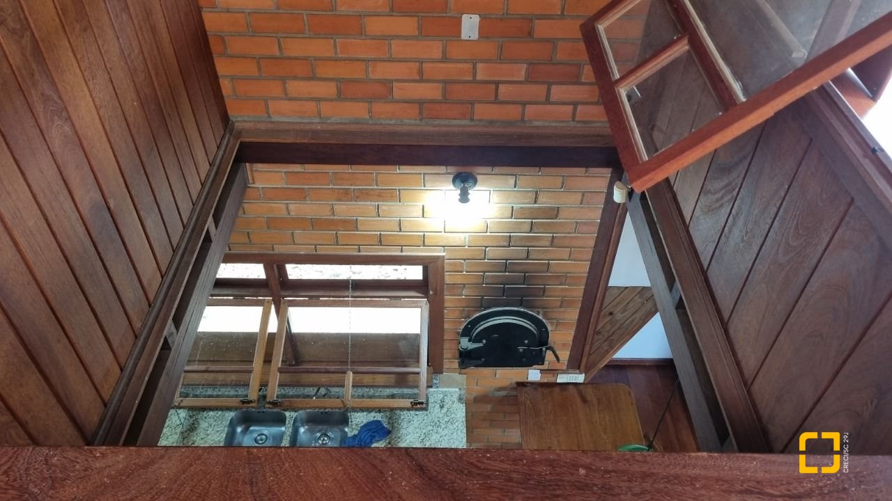 Casa com 154m², 3 quartos, 2 garagens, no bairro Rio Tavares em Florianópolis