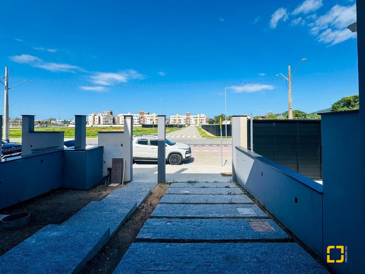 Casa com 157m², 6 quartos (sendo 3 suítes), 2 garagens, no bairro Campeche em Florianópolis