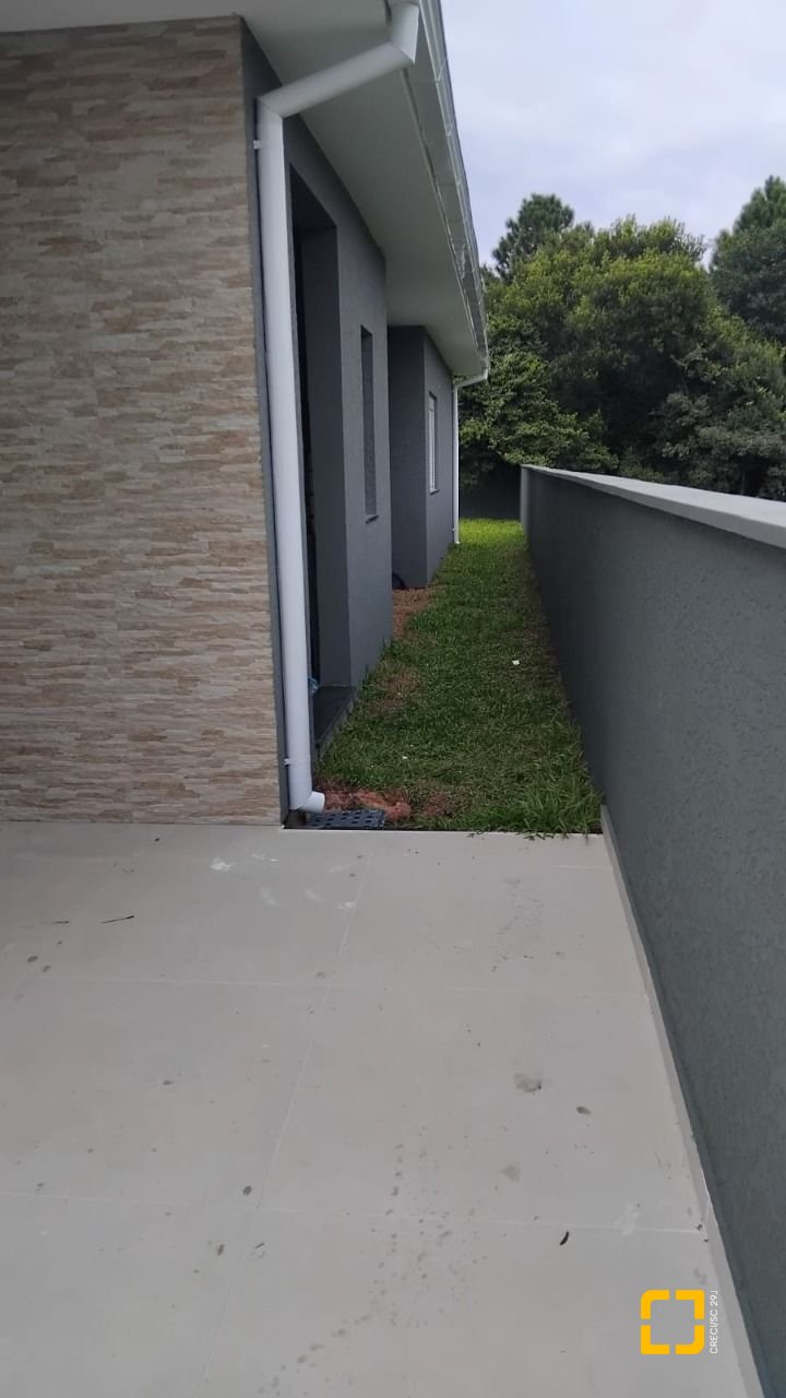 Casa com 93m², 4 quartos (sendo 1 suíte), 1 garagem, no bairro Rio Vermelho em Florianópolis