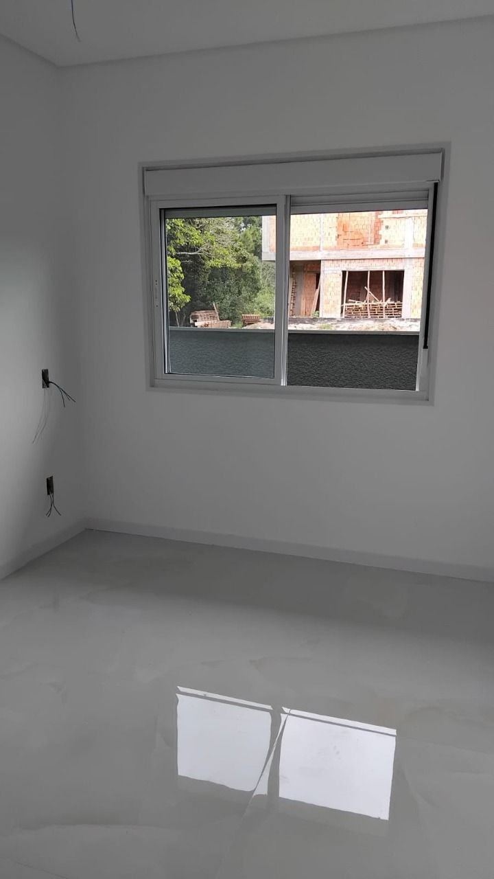 Casa com 93m², 4 quartos (sendo 1 suíte), 1 garagem, no bairro Rio Vermelho em Florianópolis