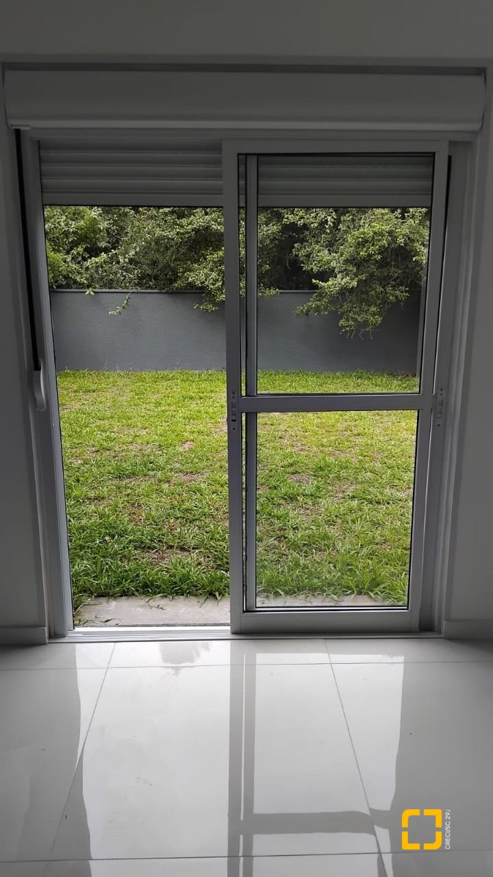 Casa com 93m², 4 quartos (sendo 1 suíte), 1 garagem, no bairro Rio Vermelho em Florianópolis