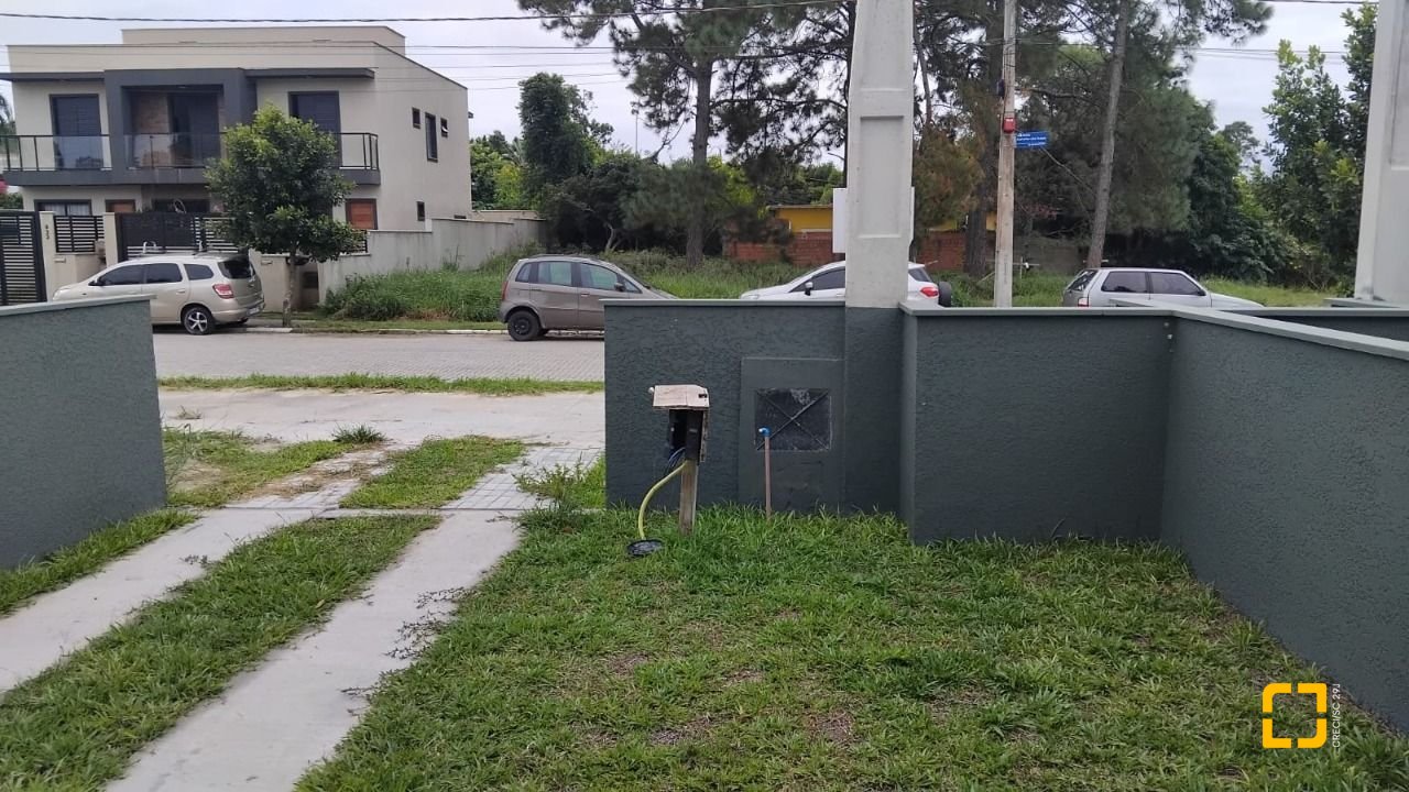 Casa com 93m², 4 quartos (sendo 1 suíte), 1 garagem, no bairro Rio Vermelho em Florianópolis