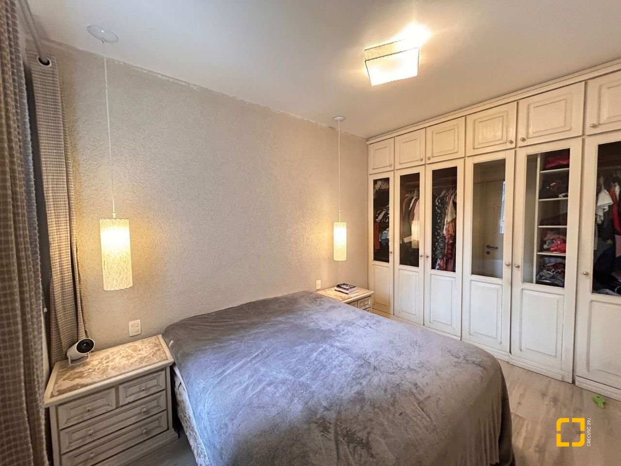 Apartamento com 60m², 3 quartos (sendo 1 suíte), 1 garagem, no bairro Estreito em Florianópolis