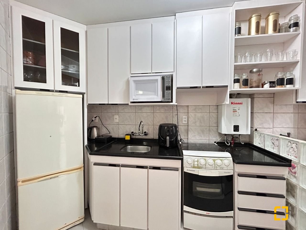 Apartamento com 60m², 3 quartos (sendo 1 suíte), 1 garagem, no bairro Estreito em Florianópolis
