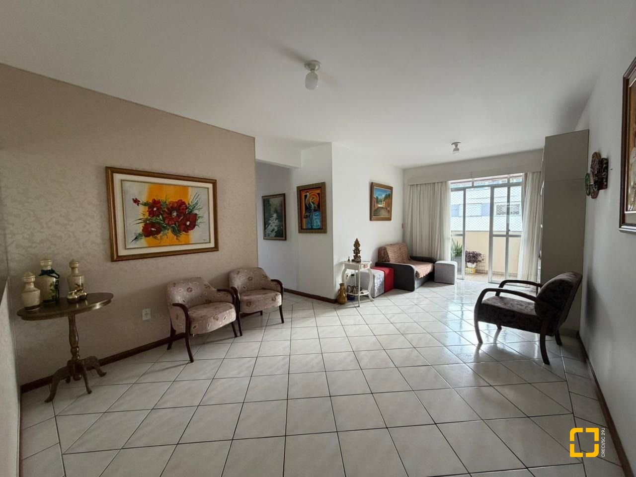 Apartamento com 101m², 3 quartos (sendo 1 suíte), 1 garagem, no bairro Campinas em São José