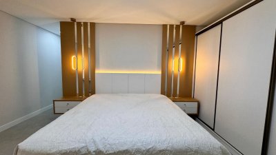 Apartamento com 90m², 4 quartos (sendo 2 suítes), 2 garagens, no bairro Jurerê Internacional em Florianópolis
