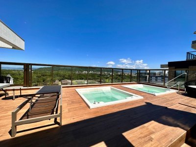 Apartamento com 90m², 4 quartos (sendo 2 suítes), 2 garagens, no bairro Jurerê Internacional em Florianópolis
