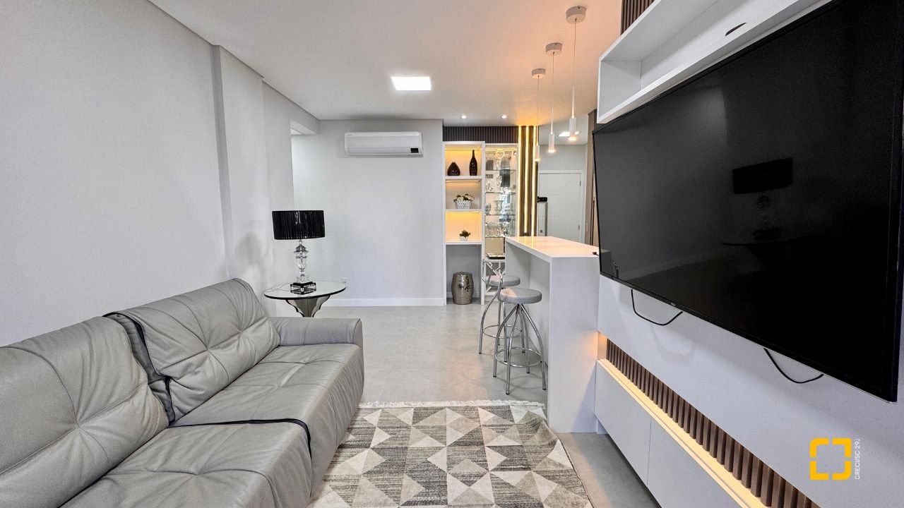 Apartamento com 90m², 4 quartos (sendo 2 suítes), 2 garagens, no bairro Jurerê Internacional em Florianópolis