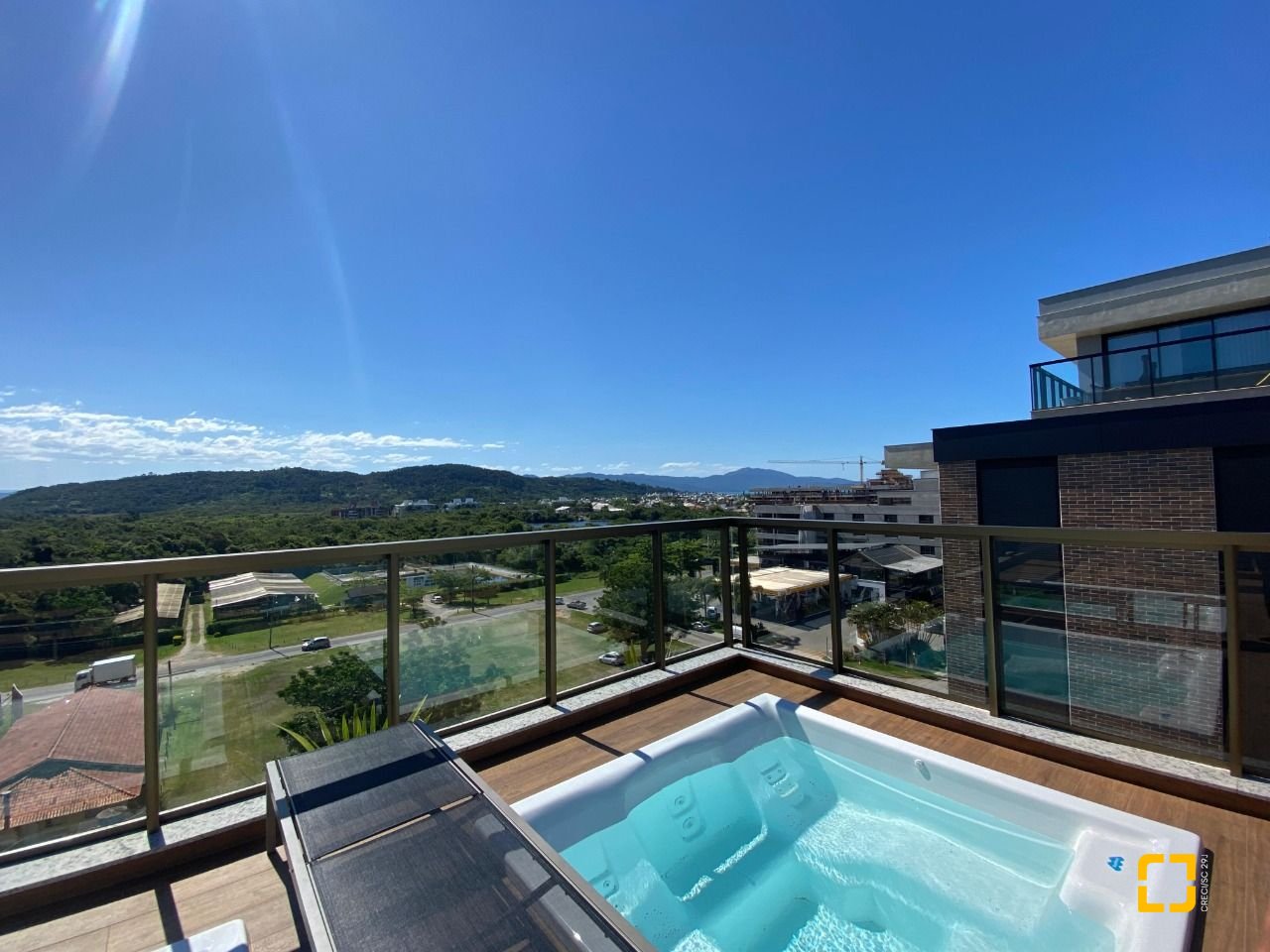 Apartamento com 90m², 4 quartos (sendo 2 suítes), 2 garagens, no bairro Jurerê Internacional em Florianópolis
