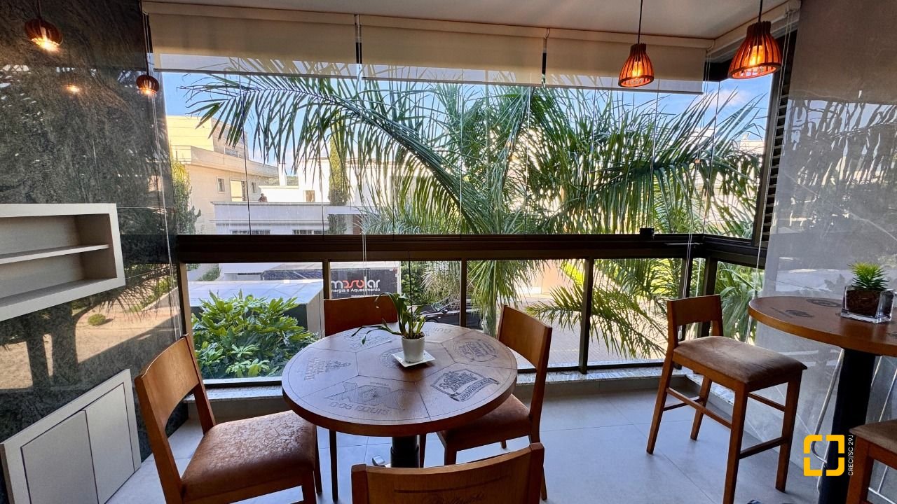 Apartamento com 90m², 4 quartos (sendo 2 suítes), 2 garagens, no bairro Jurerê Internacional em Florianópolis