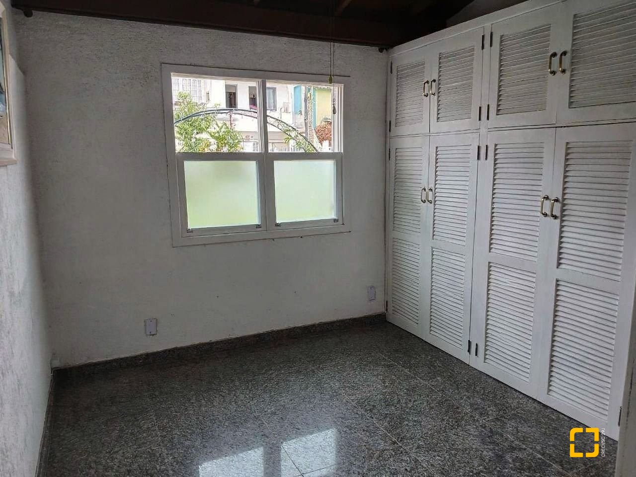 Casa com 305m², 6 quartos (sendo 3 suítes), 3 garagens, no bairro Pântano do Sul em Florianópolis