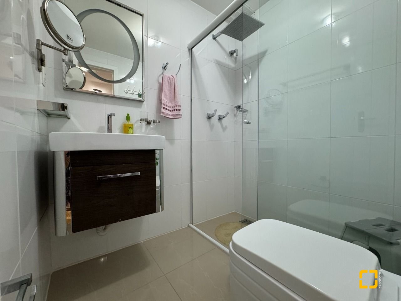 Casa com 305m², 6 quartos (sendo 3 suítes), 3 garagens, no bairro Pântano do Sul em Florianópolis