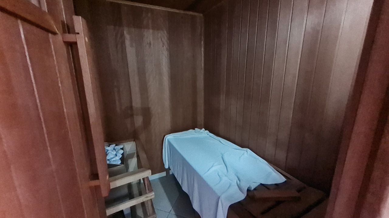 Casa com 305m², 6 quartos (sendo 3 suítes), 3 garagens, no bairro Pântano do Sul em Florianópolis