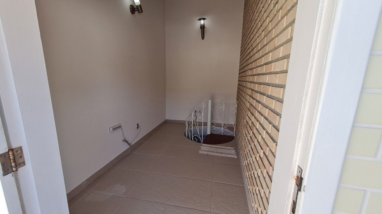 Casa com 305m², 6 quartos (sendo 3 suítes), 3 garagens, no bairro Pântano do Sul em Florianópolis