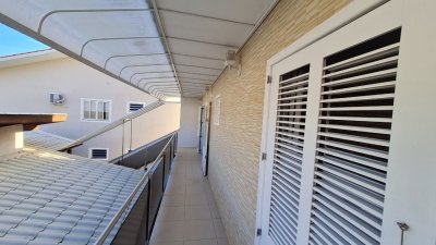 Casa com 305m², 6 quartos (sendo 3 suítes), 3 garagens, no bairro Pântano do Sul em Florianópolis
