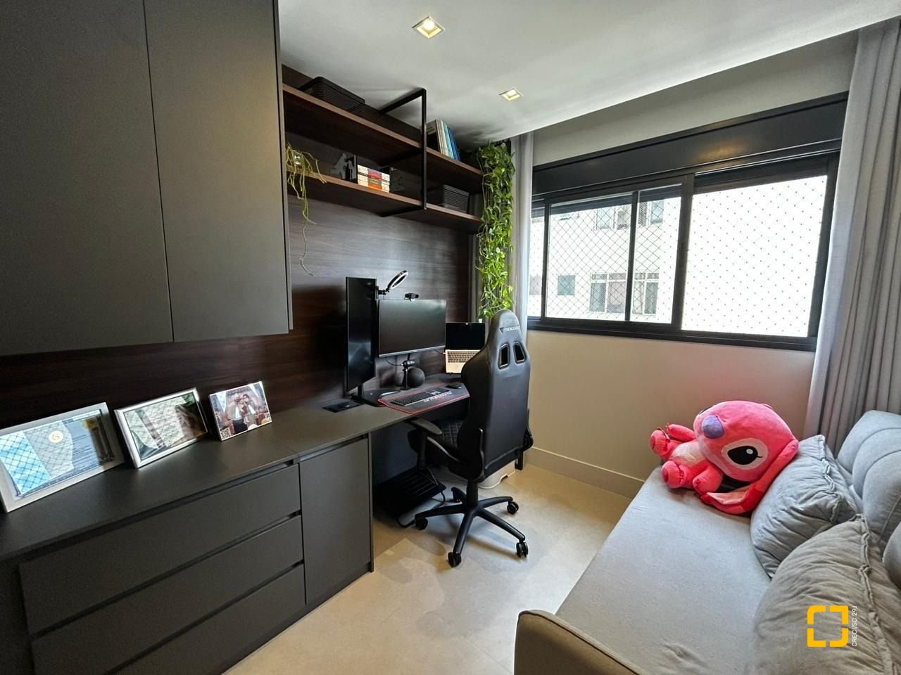 Apartamento com 94m², 4 quartos (sendo 1 suíte), 2 garagens, no bairro Estreito em Florianópolis