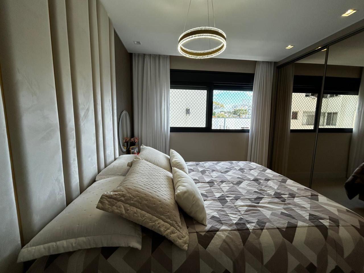 Apartamento com 94m², 4 quartos (sendo 1 suíte), 2 garagens, no bairro Estreito em Florianópolis