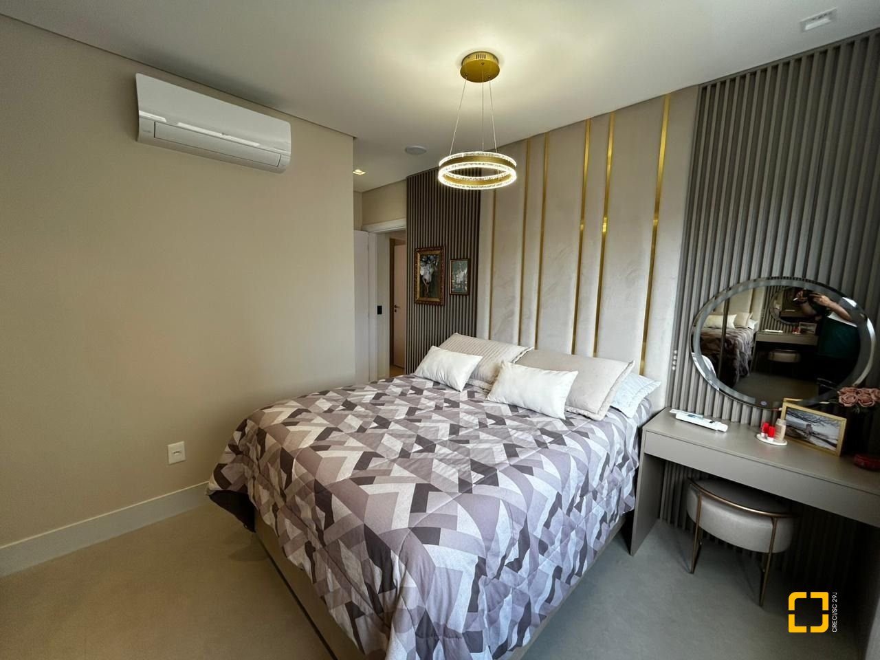 Apartamento com 94m², 4 quartos (sendo 1 suíte), 2 garagens, no bairro Estreito em Florianópolis