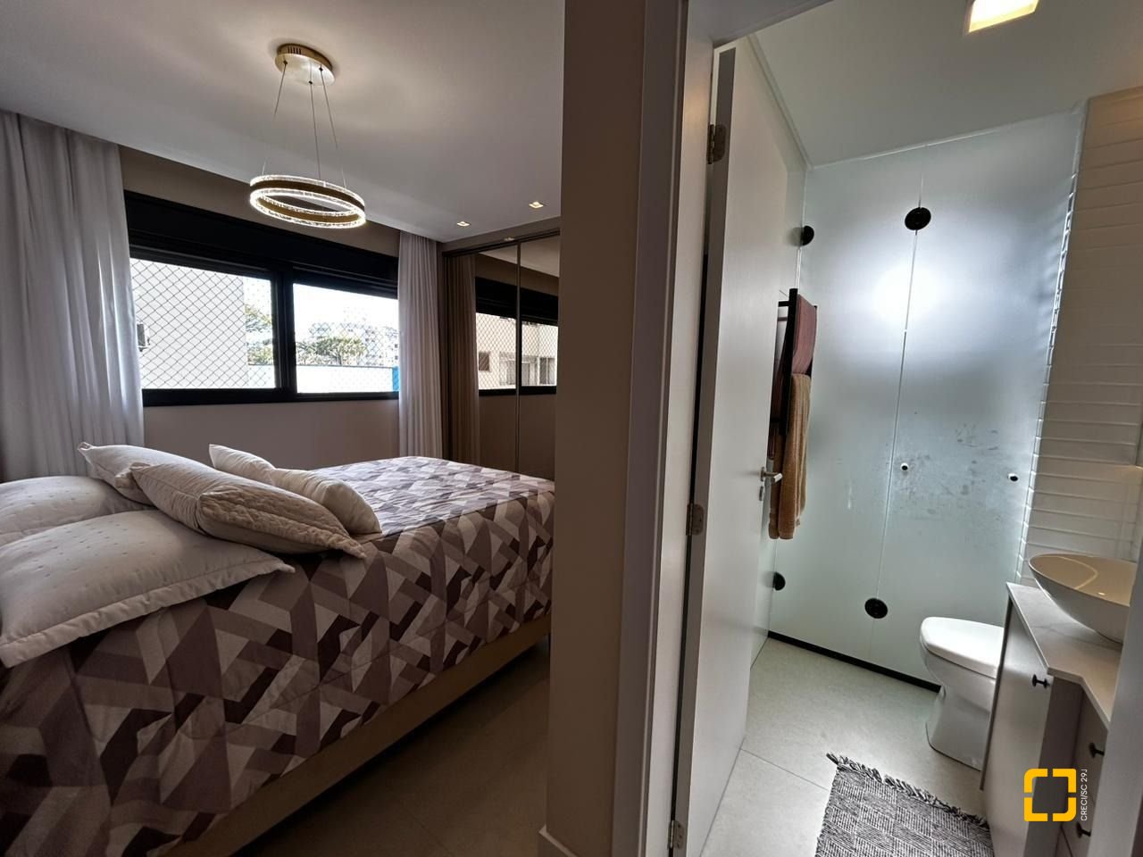 Apartamento com 94m², 4 quartos (sendo 1 suíte), 2 garagens, no bairro Estreito em Florianópolis