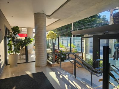 Apartamento com 94m², 4 quartos (sendo 1 suíte), 2 garagens, no bairro Estreito em Florianópolis