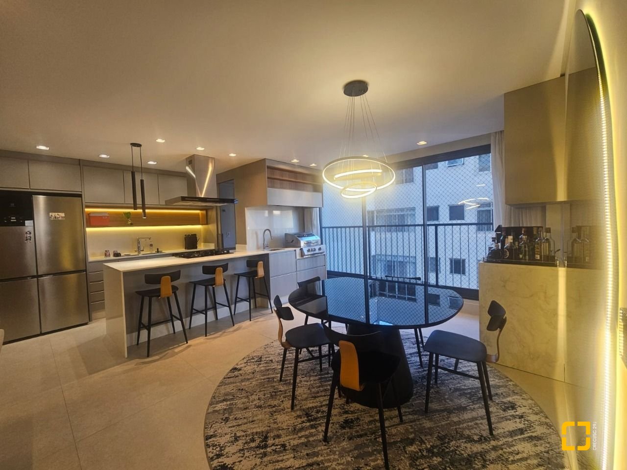 Apartamento com 94m², 4 quartos (sendo 1 suíte), 2 garagens, no bairro Estreito em Florianópolis