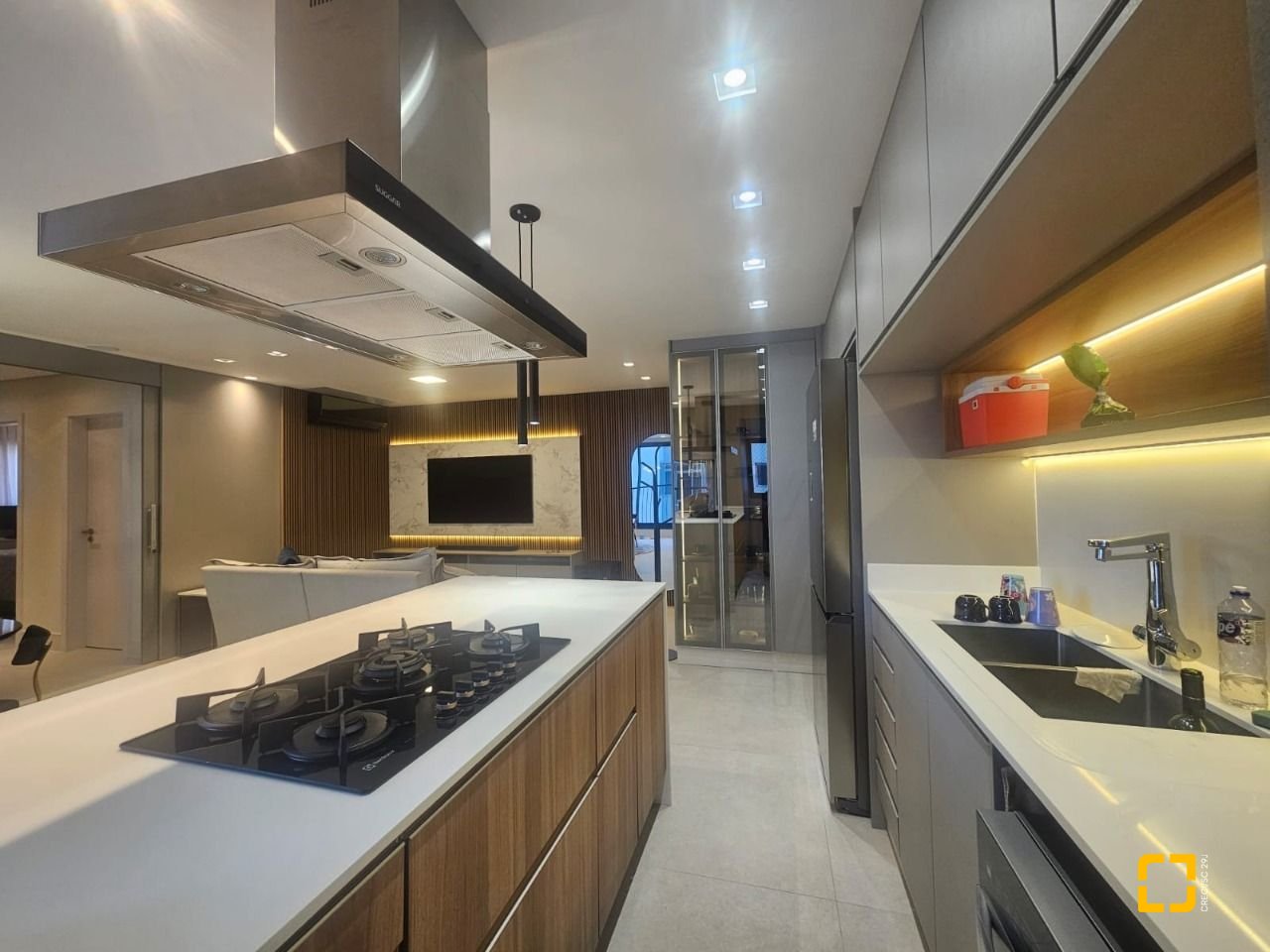 Apartamento com 94m², 4 quartos (sendo 1 suíte), 2 garagens, no bairro Estreito em Florianópolis