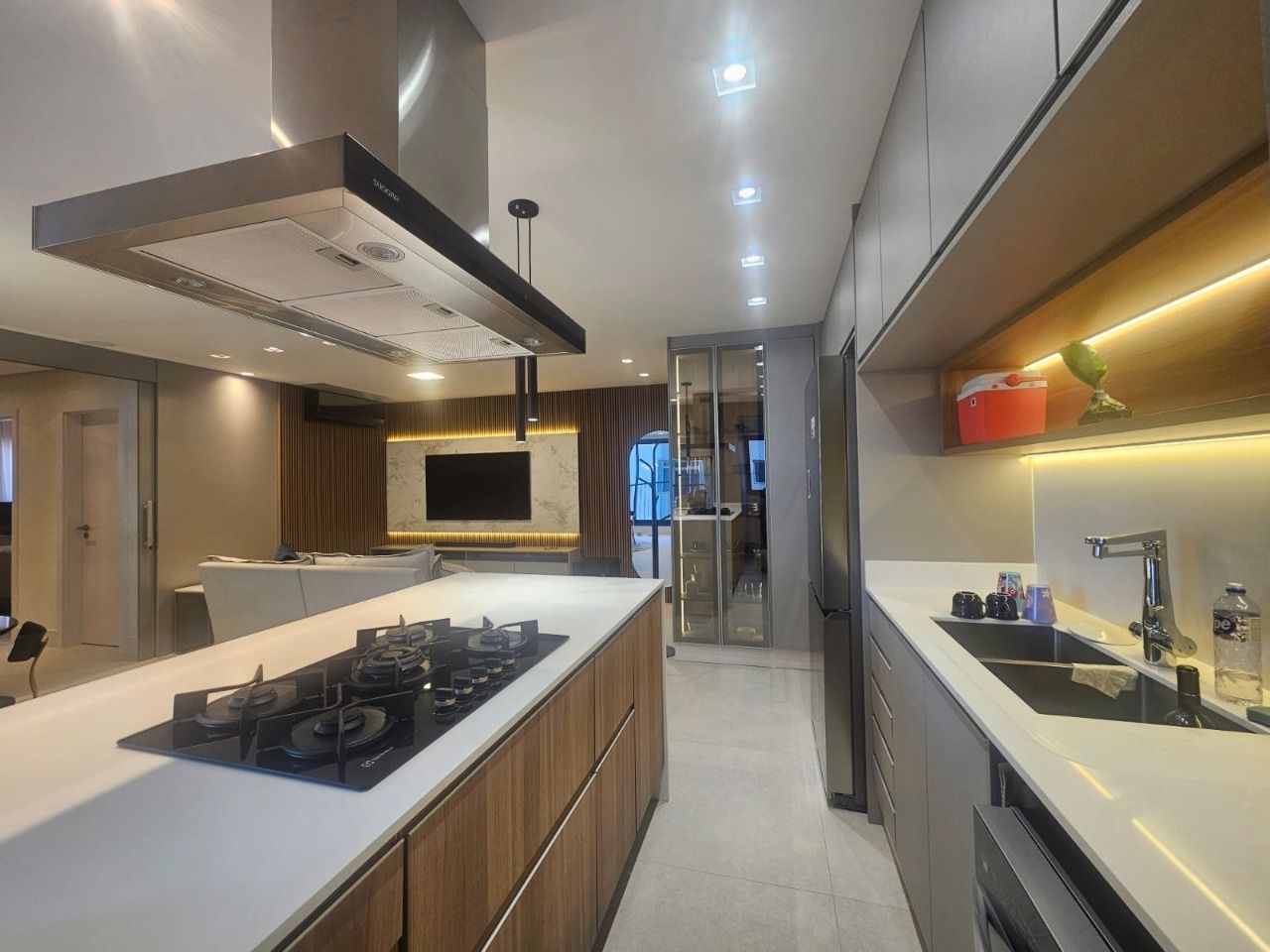 Apartamento com 94m², 4 quartos (sendo 1 suíte), 2 garagens, no bairro Estreito em Florianópolis