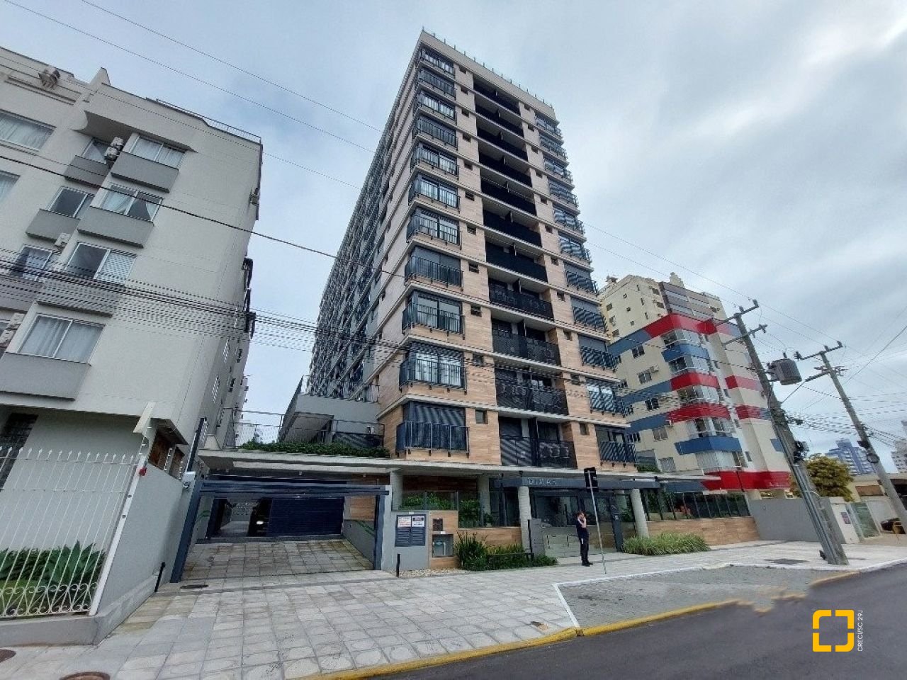 Apartamento com 94m², 4 quartos (sendo 1 suíte), 2 garagens, no bairro Estreito em Florianópolis