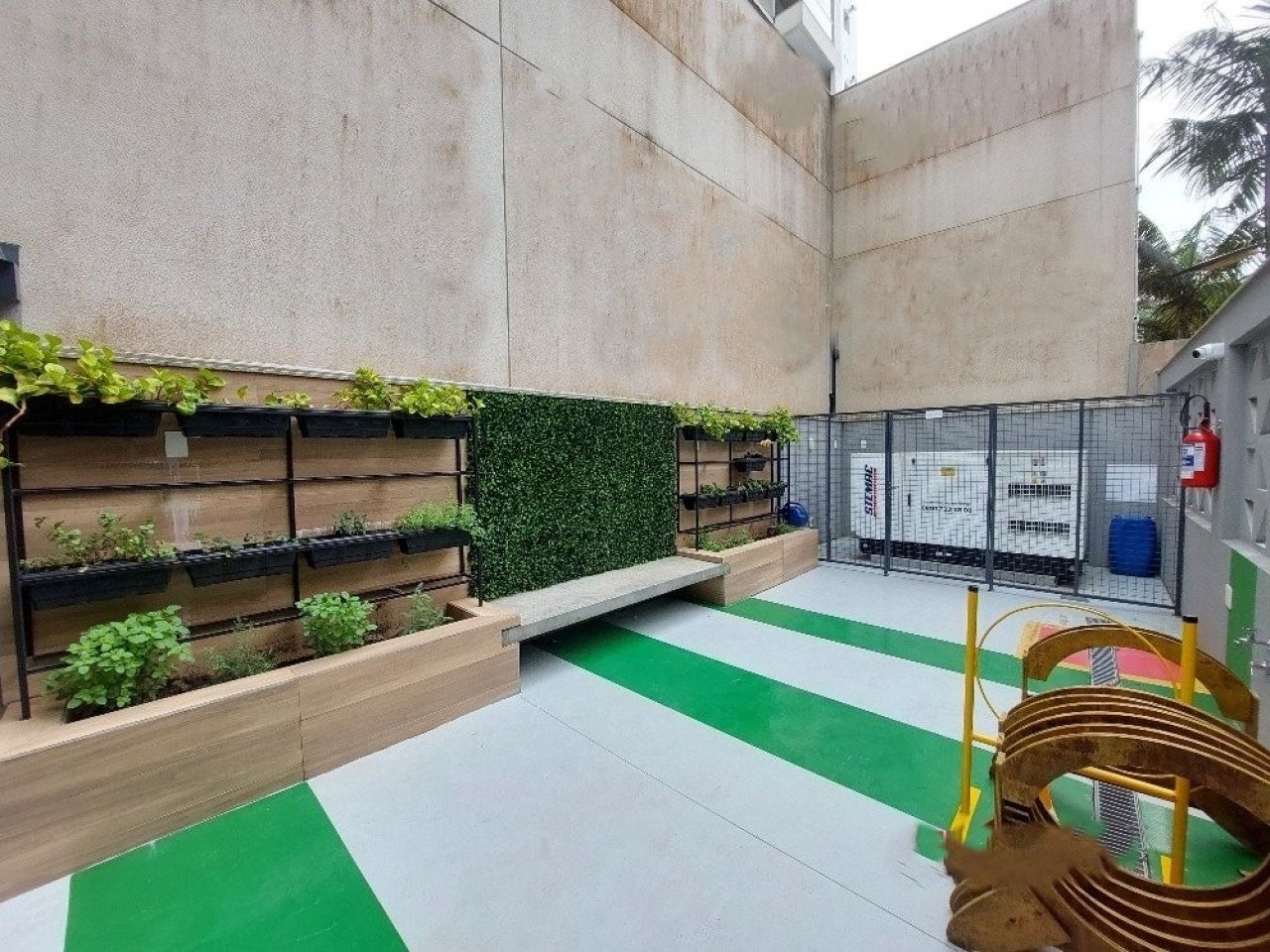Apartamento com 94m², 4 quartos (sendo 1 suíte), 2 garagens, no bairro Estreito em Florianópolis