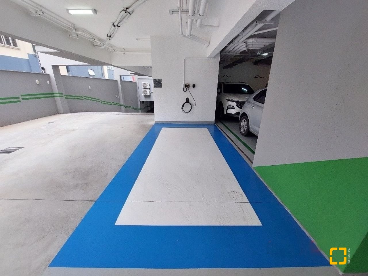 Apartamento com 94m², 4 quartos (sendo 1 suíte), 2 garagens, no bairro Estreito em Florianópolis