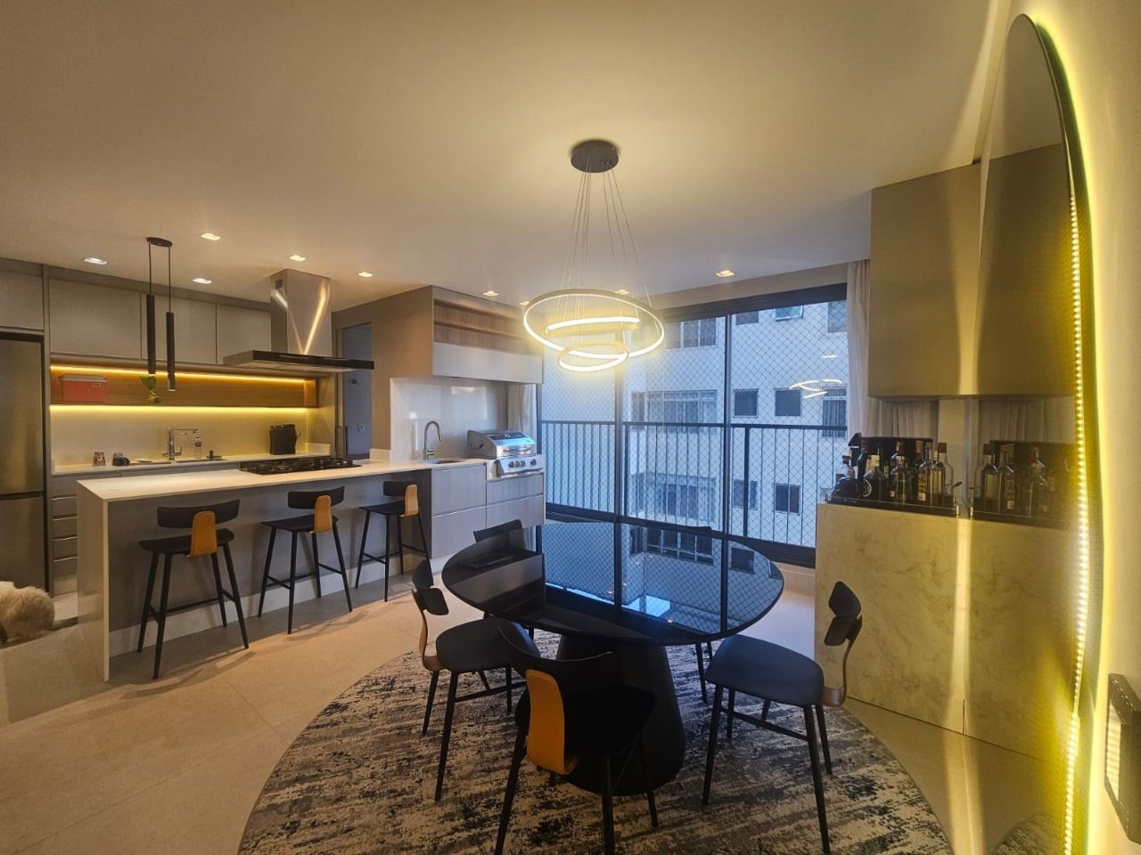 Apartamento com 94m², 4 quartos (sendo 1 suíte), 2 garagens, no bairro Estreito em Florianópolis