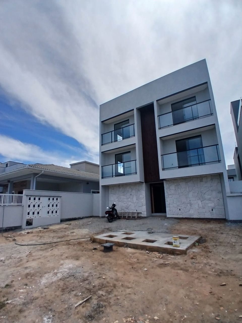 Casa com 360m², 1 quarto, 1 garagem, no bairro Campeche em Florianópolis