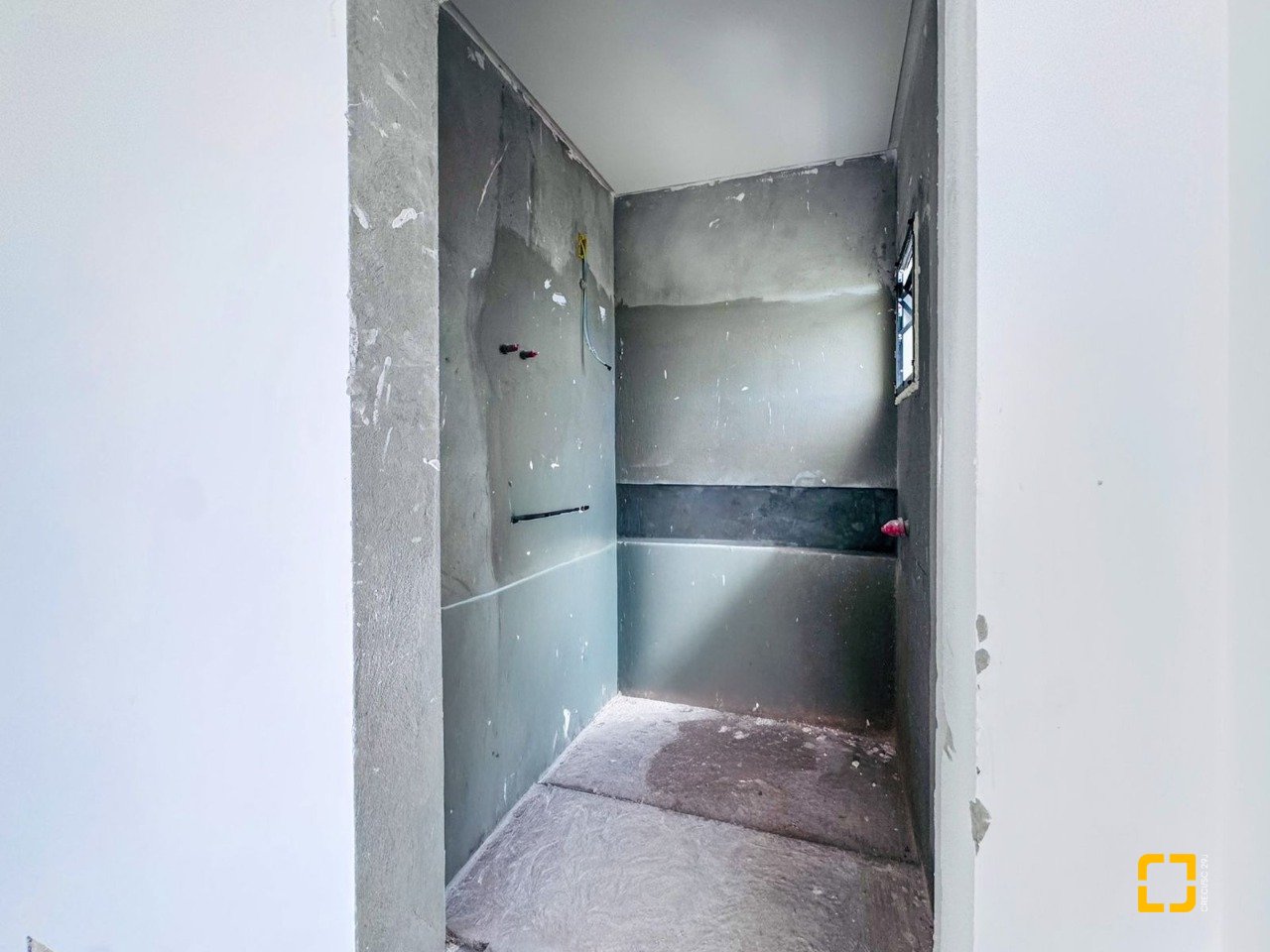 Casa com 174m², 6 quartos (sendo 3 suítes), 2 garagens, no bairro Campeche em Florianópolis