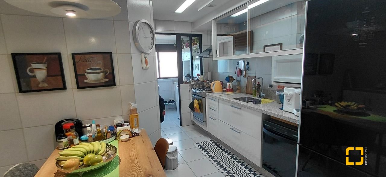 Apartamento com 115m², 4 quartos (sendo 1 suíte), 2 garagens, no bairro Agronômica em Florianópolis
