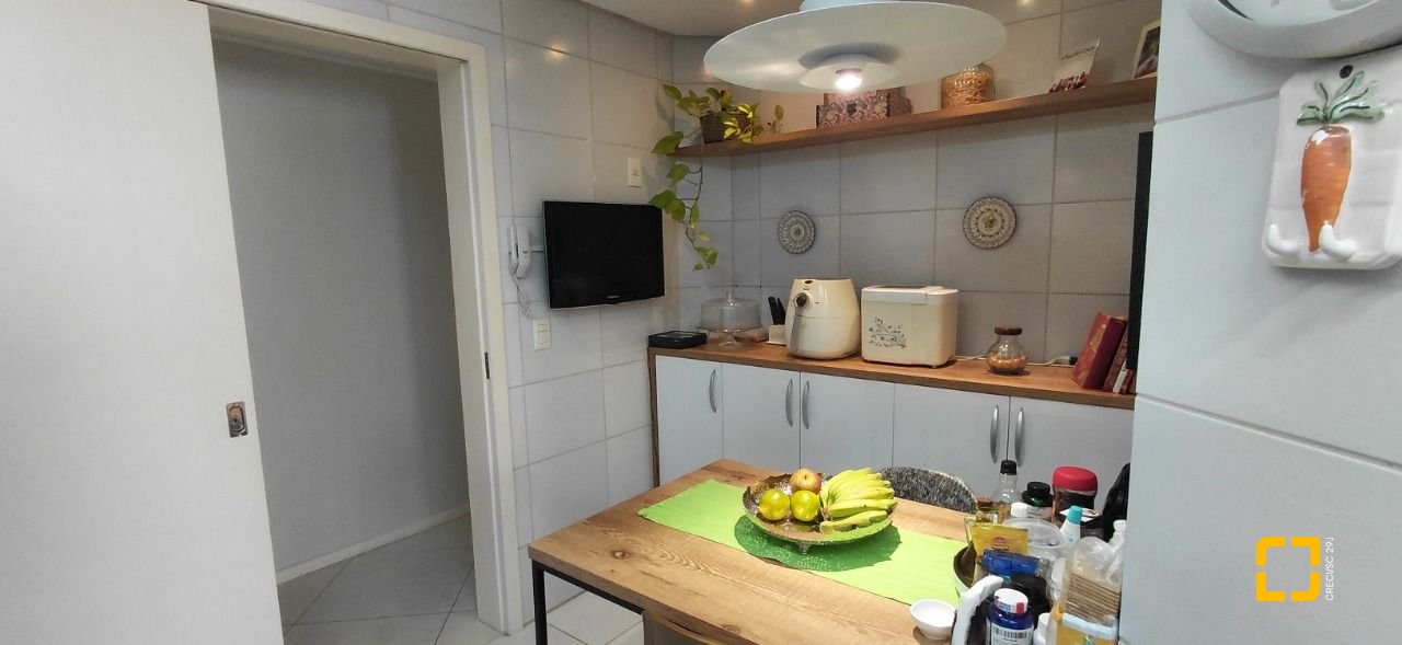 Apartamento com 115m², 4 quartos (sendo 1 suíte), 2 garagens, no bairro Agronômica em Florianópolis