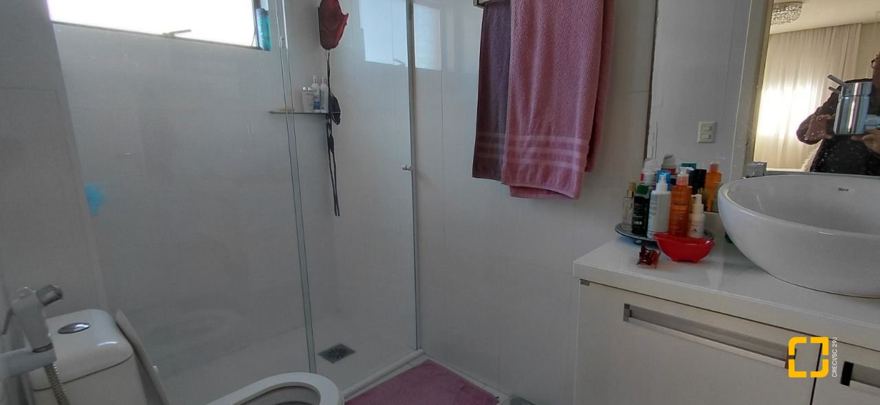 Apartamento com 115m², 4 quartos (sendo 1 suíte), 2 garagens, no bairro Agronômica em Florianópolis