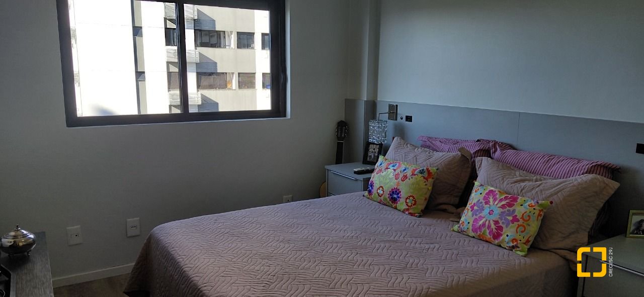 Apartamento com 115m², 4 quartos (sendo 1 suíte), 2 garagens, no bairro Agronômica em Florianópolis