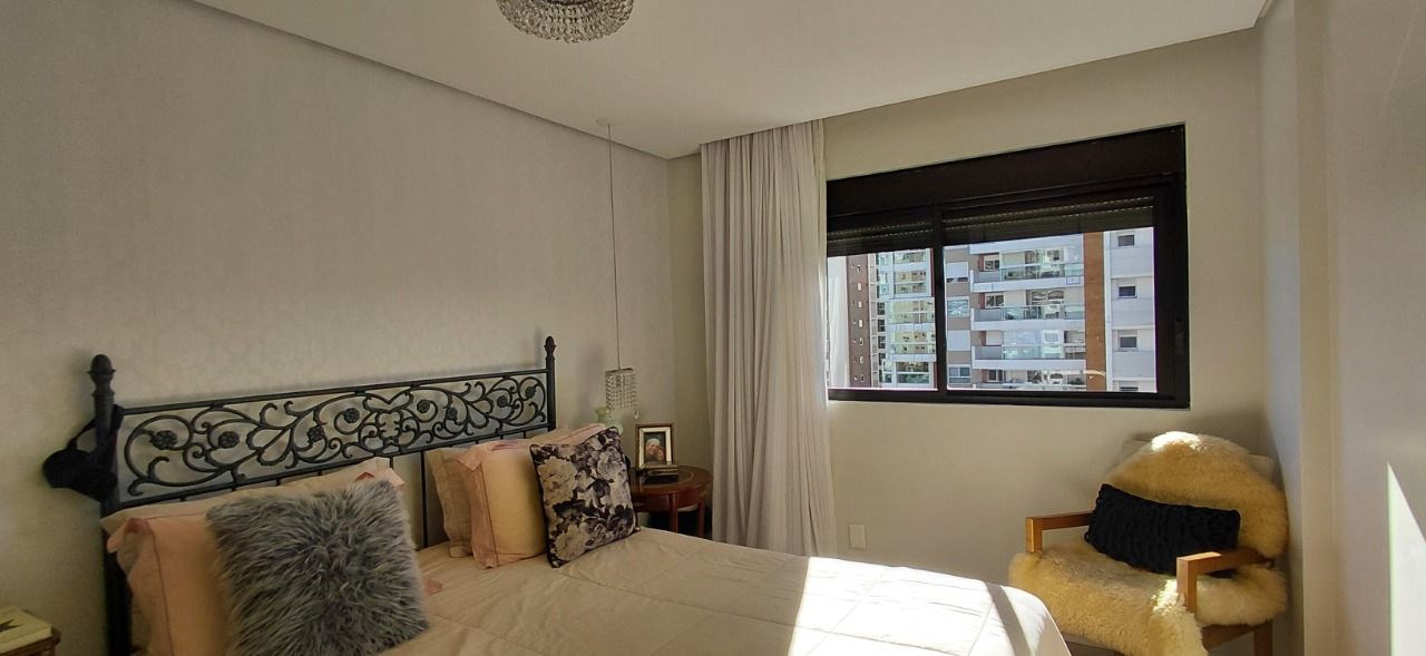 Apartamento com 115m², 4 quartos (sendo 1 suíte), 2 garagens, no bairro Agronômica em Florianópolis