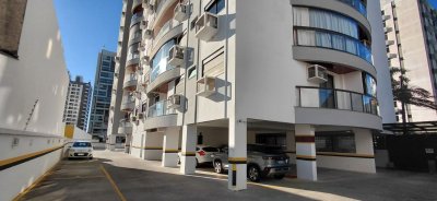 Apartamento com 115m², 4 quartos (sendo 1 suíte), 2 garagens, no bairro Agronômica em Florianópolis