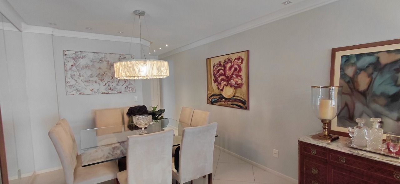 Apartamento com 115m², 4 quartos (sendo 1 suíte), 2 garagens, no bairro Agronômica em Florianópolis