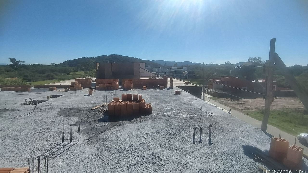 Casa com 119m², 4 quartos (sendo 1 suíte), 2 garagens, no bairro Ribeirão da Ilha em Florianópolis