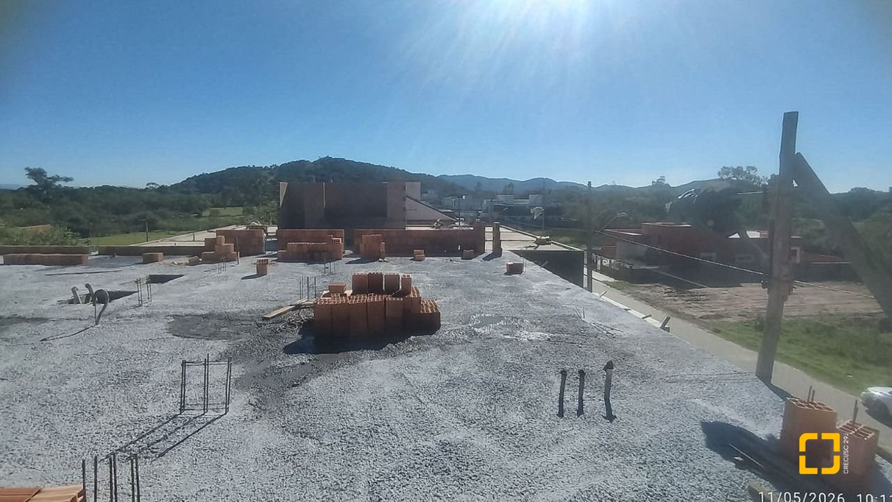Casa com 117m², 4 quartos (sendo 1 suíte), 2 garagens, no bairro Ribeirão da Ilha em Florianópolis