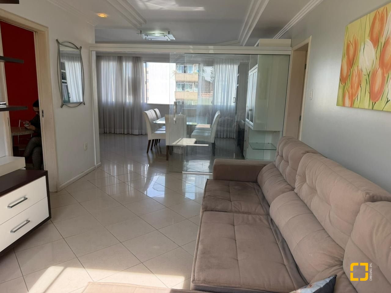 Apartamento com 218m², 6 quartos (sendo 2 suítes), 2 garagens, no bairro Centro em Florianópolis