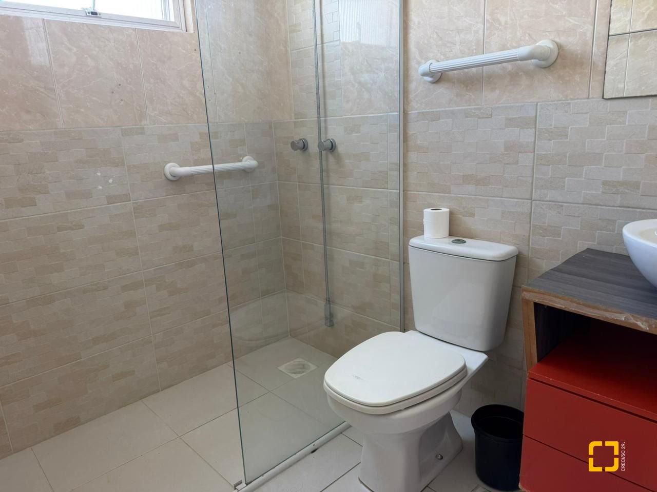 Apartamento com 218m², 6 quartos (sendo 2 suítes), 2 garagens, no bairro Centro em Florianópolis
