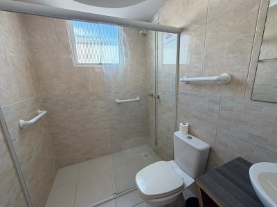 Apartamento com 218m², 6 quartos (sendo 2 suítes), 2 garagens, no bairro Centro em Florianópolis