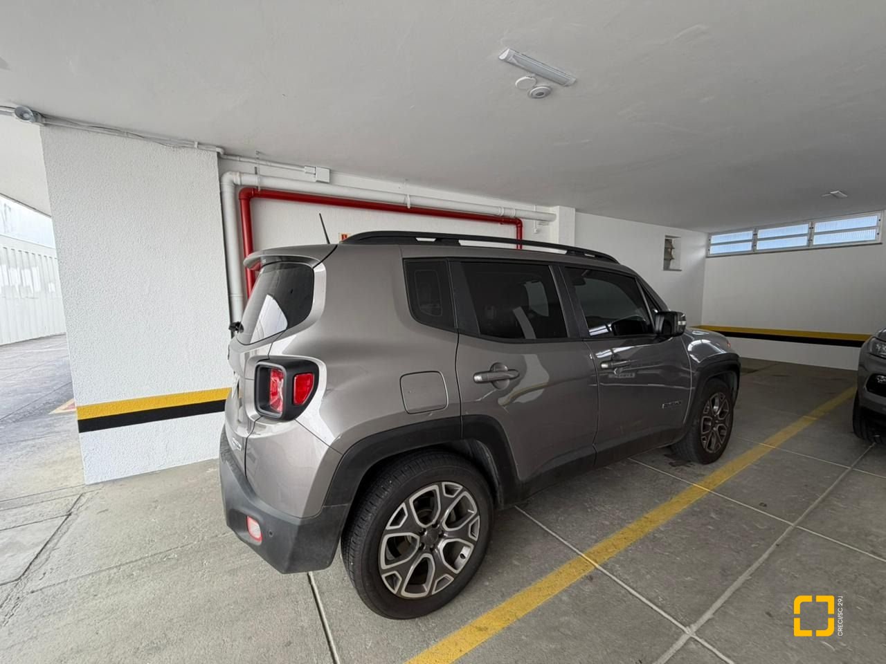 Apartamento com 218m², 6 quartos (sendo 2 suítes), 2 garagens, no bairro Centro em Florianópolis