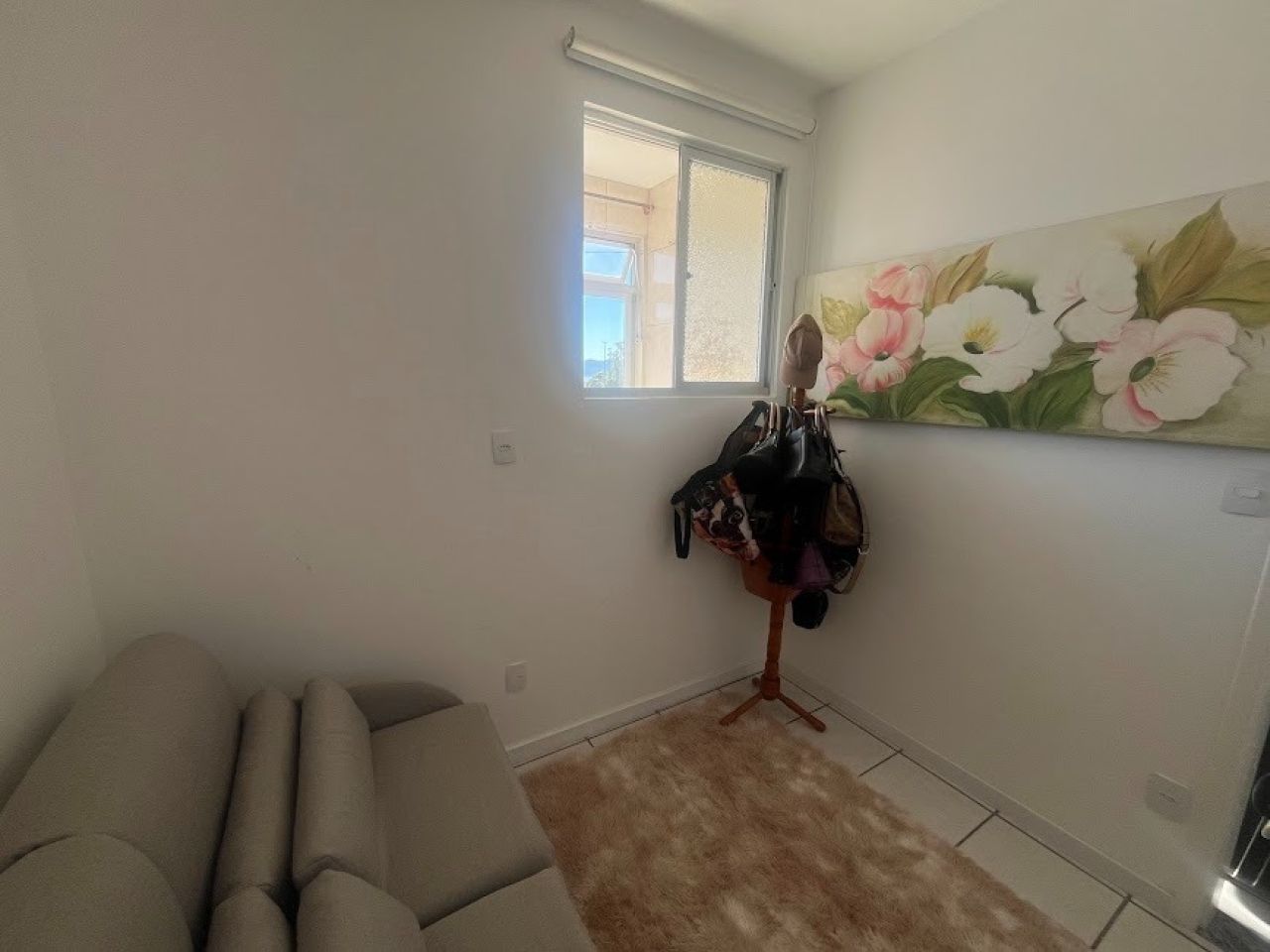 Apartamento com 81m², 5 quartos (sendo 2 suítes), 1 garagem, no bairro Balneário em Florianópolis